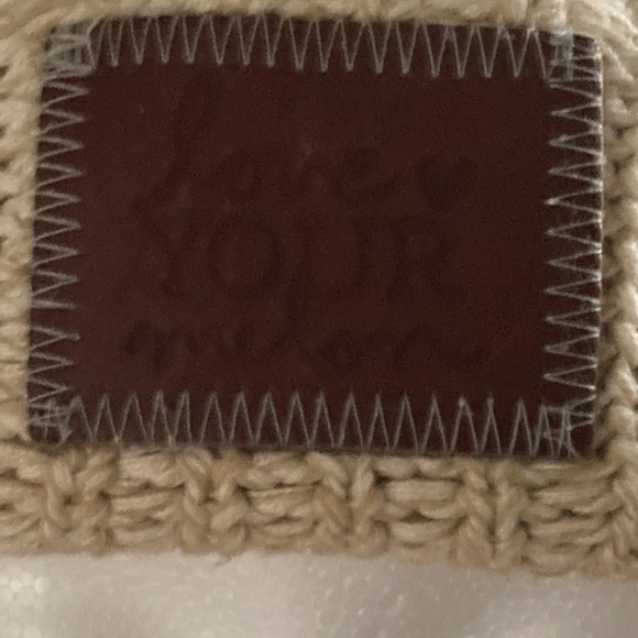 In Excellent Condition! LOVE YOUR MELON Hat - Picture 8 of 8